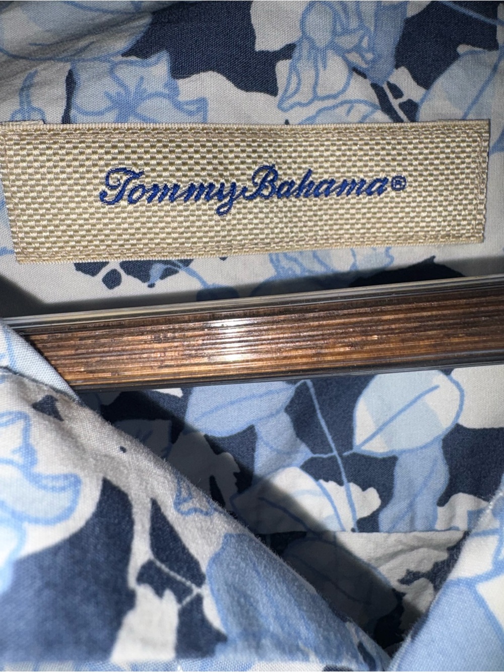 Tommy Bahama Men's Floral Button Down Shirt Medium Navy Blue White Long Sleeve - Picture 6 of 8